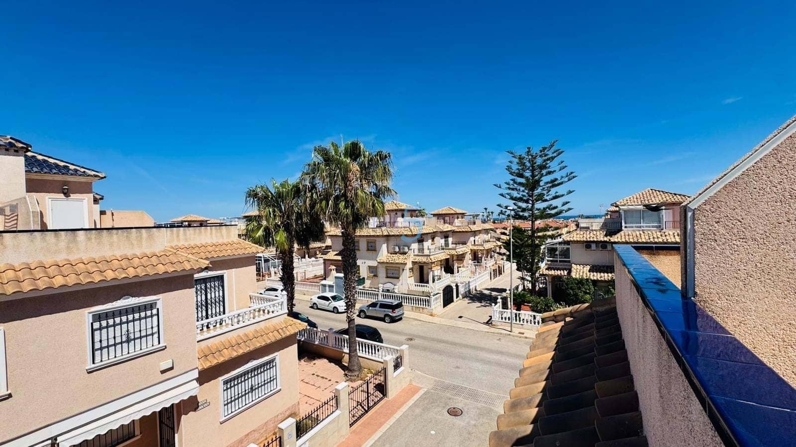 2 makuuhuone Omakotitalo myytävänä paikassa La Zenia mukana uima-altaan - 249 950 € (Ref: 9849931)