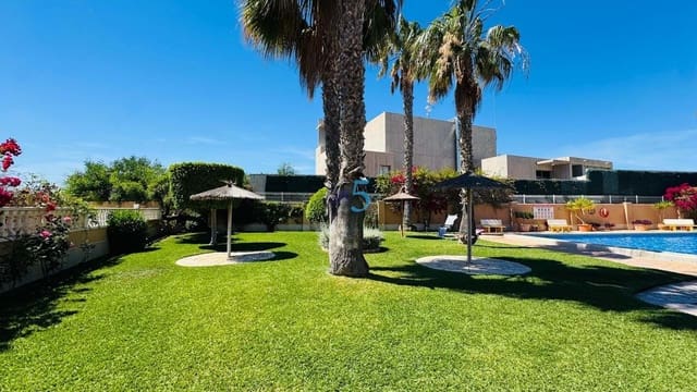 2 bedroom Townhouse for sale in La Zenia, Orihuela with pool - € 249,950 (Ref: 9849931)