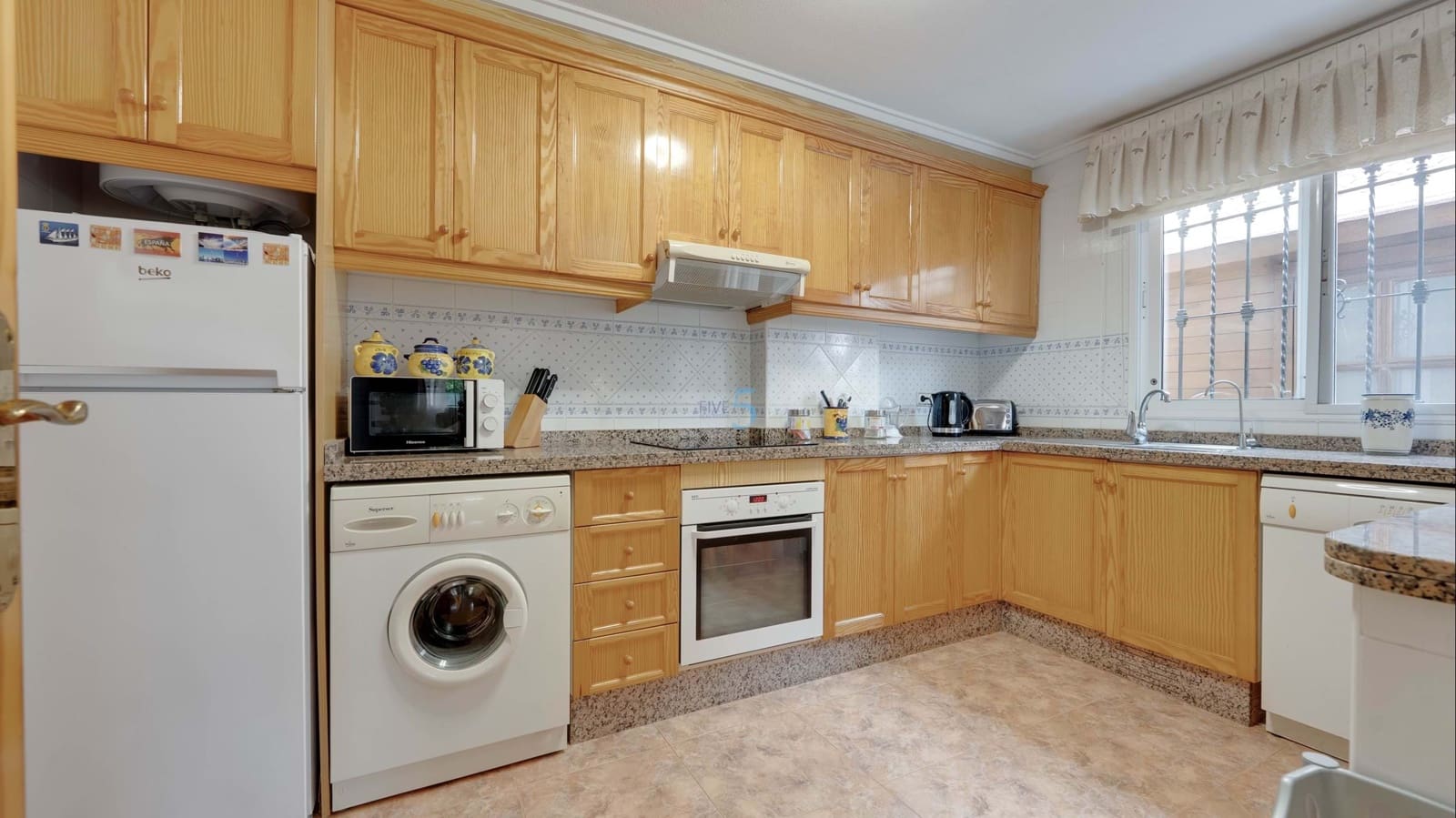 2 soveværelse Byhus til salg i La Zenia med swimmingpool - € 249.950 (Ref: 9849931)