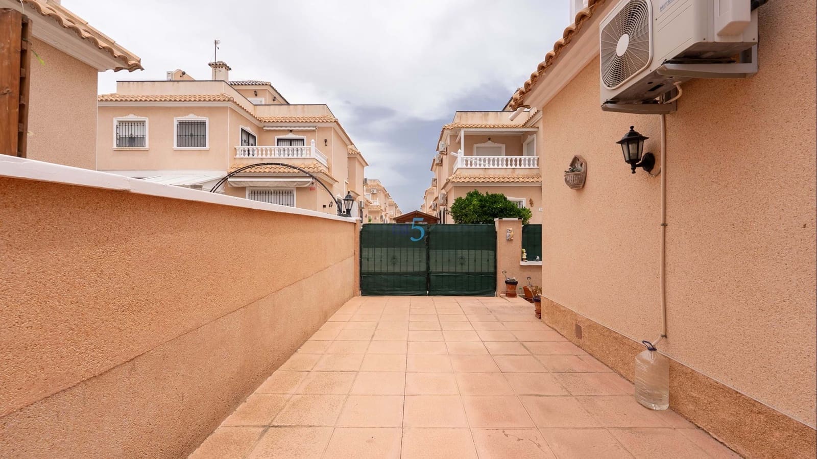 2 soveværelse Byhus til salg i La Zenia med swimmingpool - € 249.950 (Ref: 9849931)
