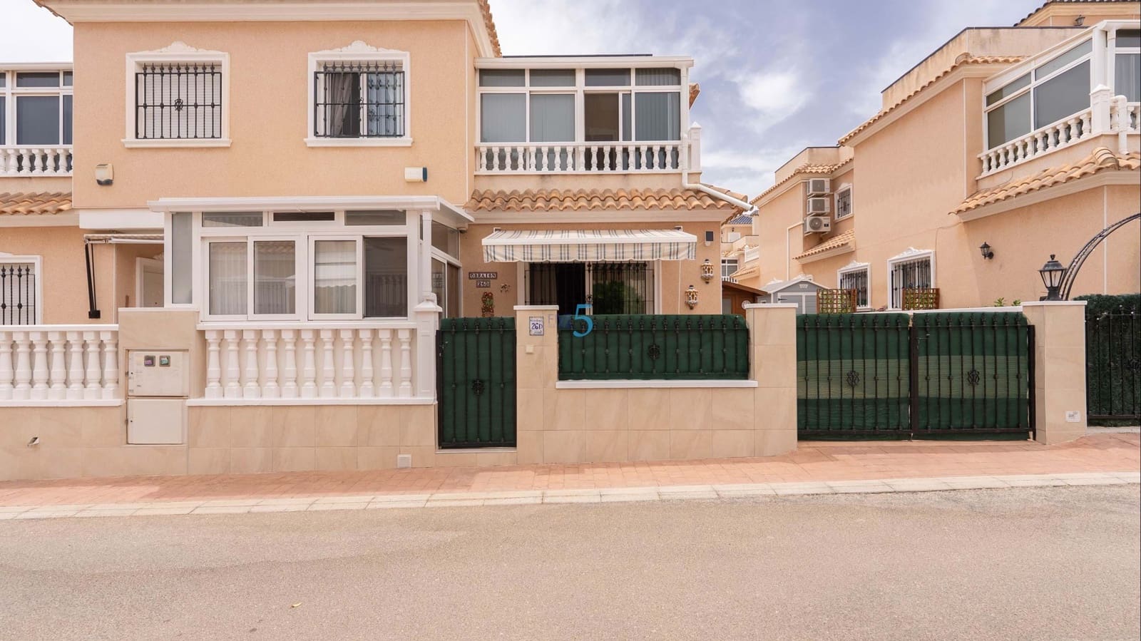2 soveværelse Byhus til salg i La Zenia med swimmingpool - € 249.950 (Ref: 9849931)