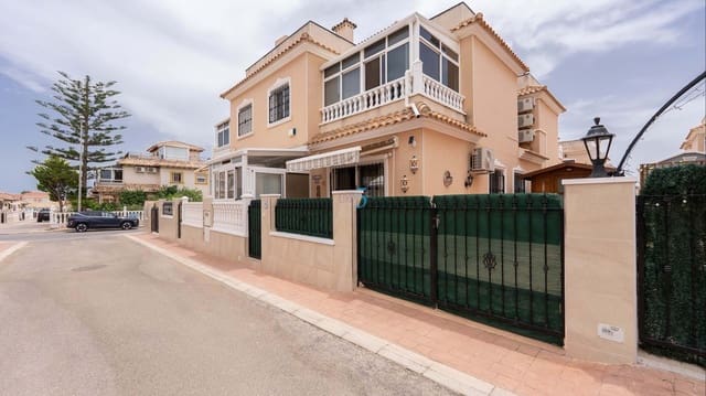 2 bedroom Townhouse for sale in La Zenia, Orihuela with pool - € 249,950 (Ref: 9849931)