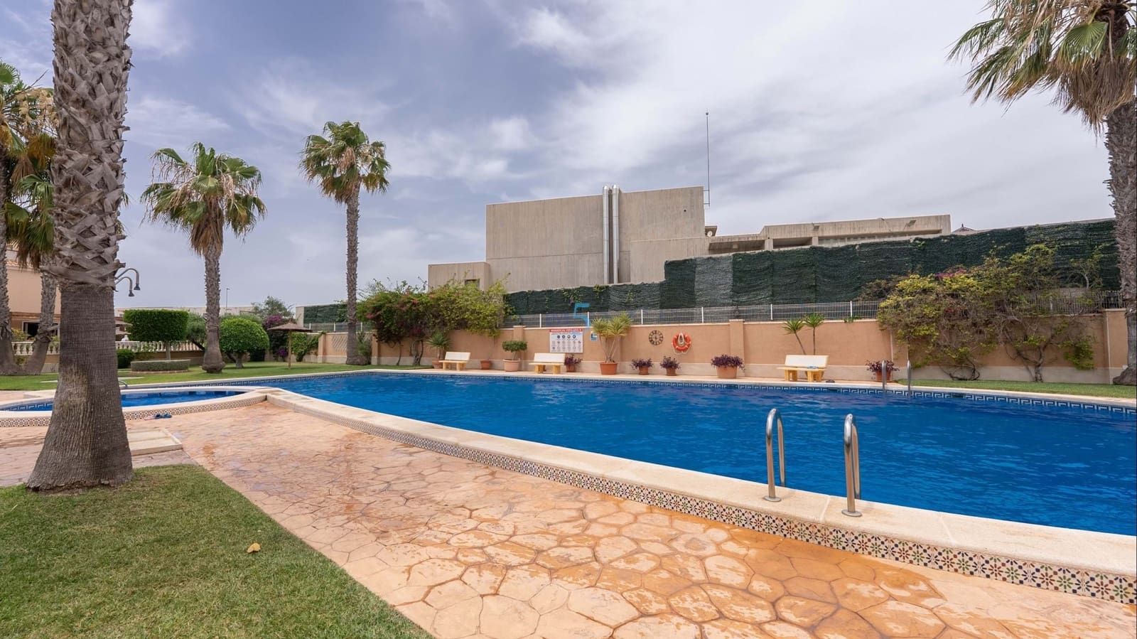 2 soveværelse Byhus til salg i La Zenia med swimmingpool - € 249.950 (Ref: 9849931)