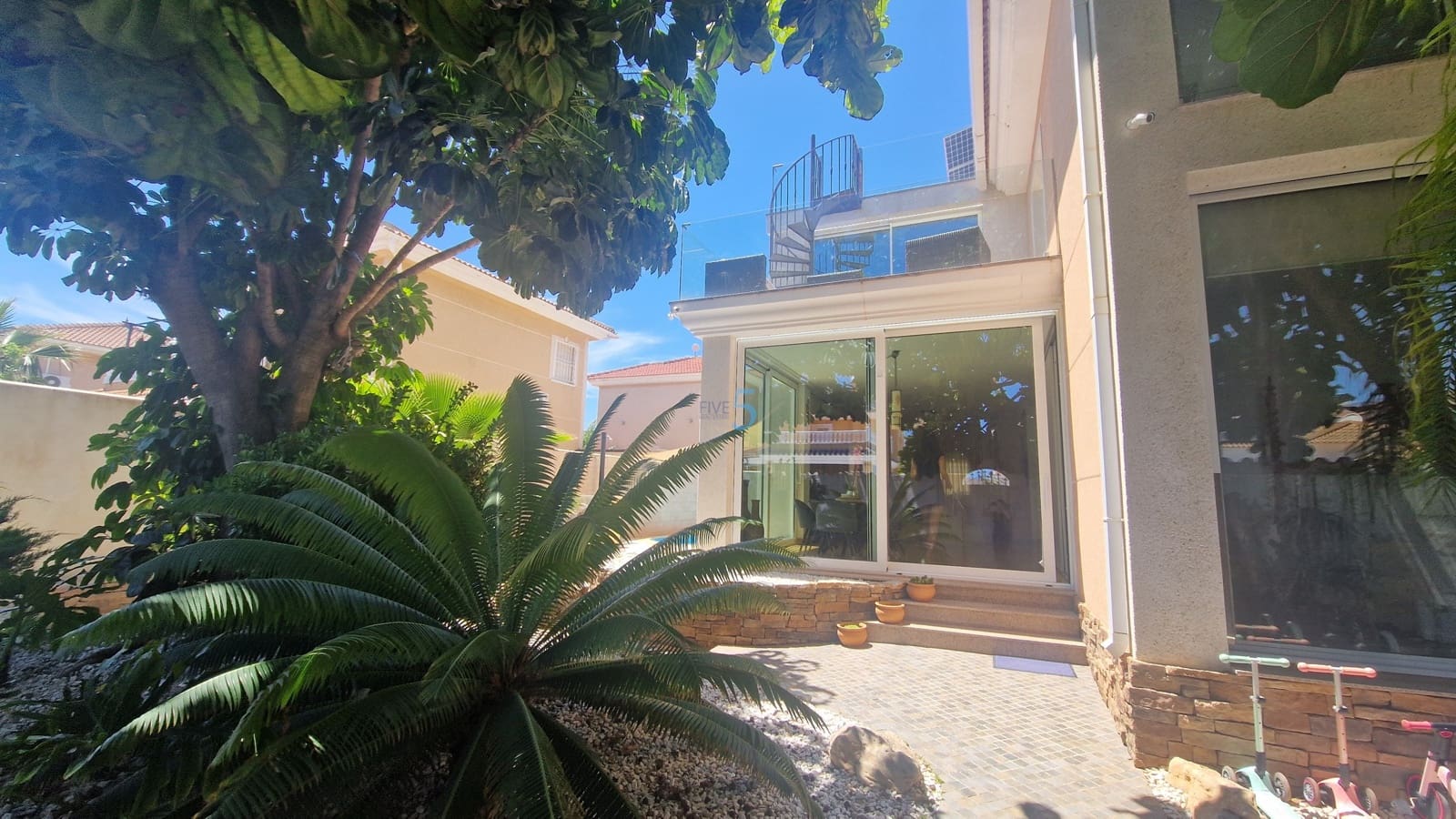 4 sovrum Villa till salu i Los Alcazares med pool garage - 695 000 € (Ref: 9850415)