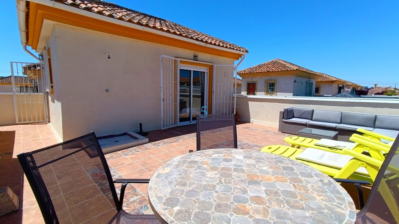 3 bedroom Villa for sale in Lo Crispin with pool - € 235,000 (Ref: 9850533)