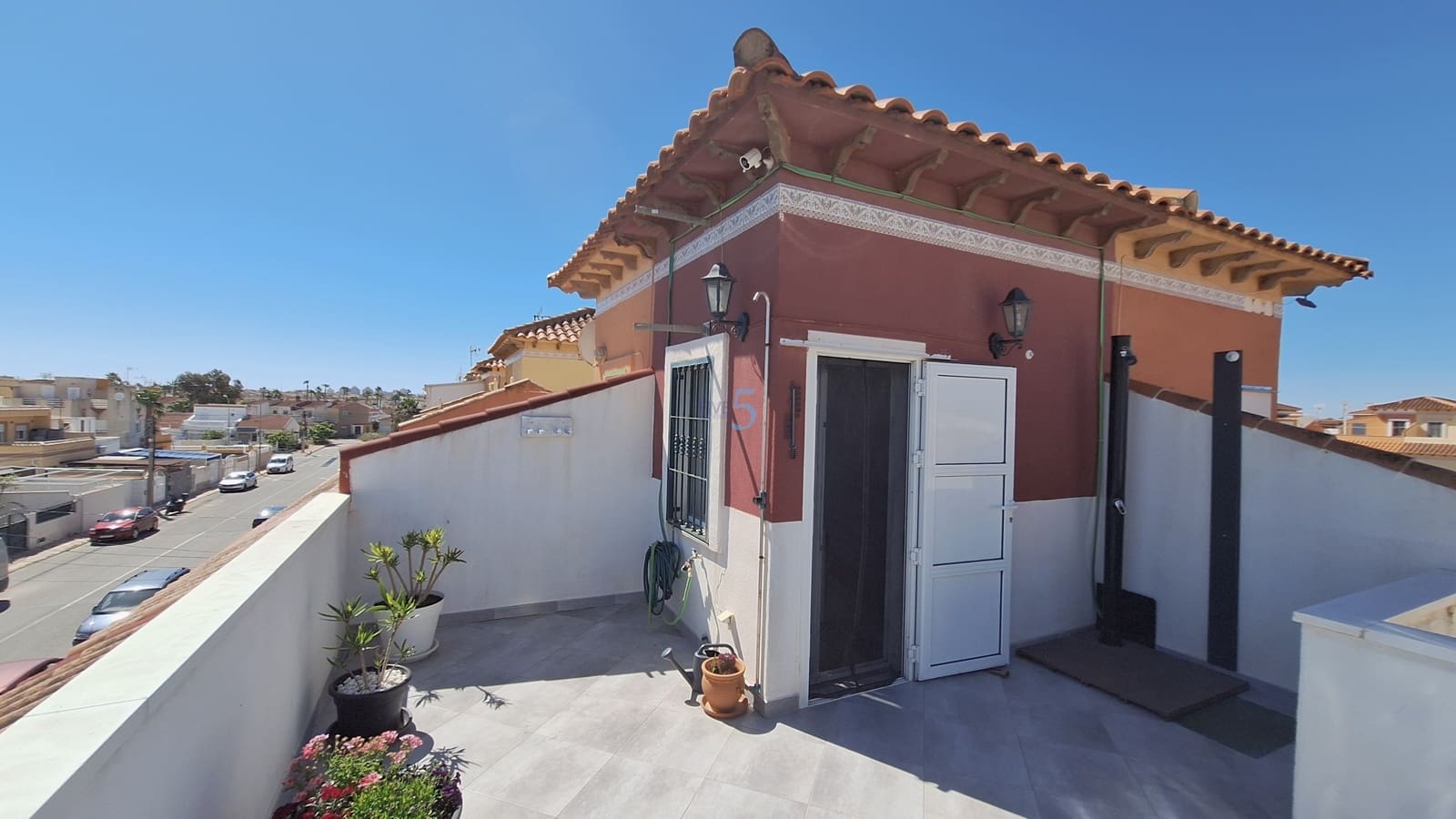 3 slaapkamer Halfvrijstaande villa te koop in Torrevieja met zwembad garage - € 169.900 (Ref: 9850776)