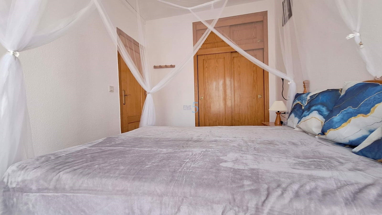 3 slaapkamer Halfvrijstaande villa te koop in Torrevieja met zwembad garage - € 169.900 (Ref: 9850776)