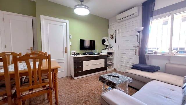 3 slaapkamer Halfvrijstaande villa te koop in Torrevieja met zwembad garage - € 169.900 (Ref: 9850776)