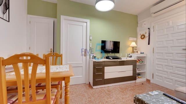 Pareado de 3 habitaciones en Torrevieja en venta con piscina garaje - 169.900 € (Ref: 9850776)