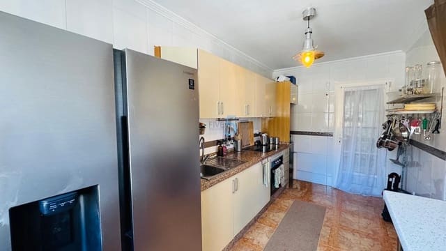 2 makuuhuone Huoneisto myytävänä paikassa Villamartin, Orihuela mukana uima-altaan 
autotalli - 199 000 € (Ref: 9850777)