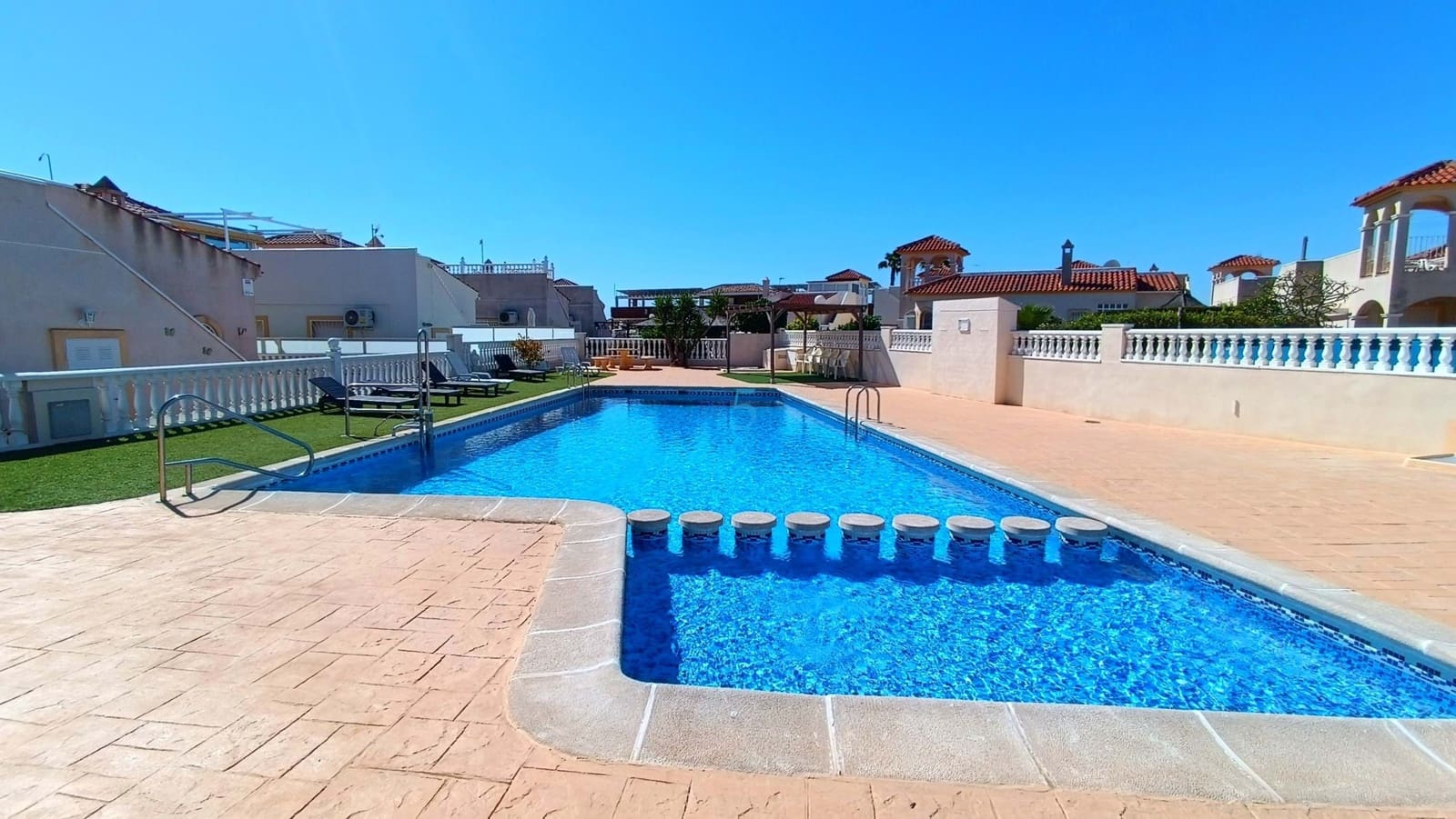 2 bedroom Villa for sale in Lo Crispin with pool - € 225,000 (Ref: 9854457)