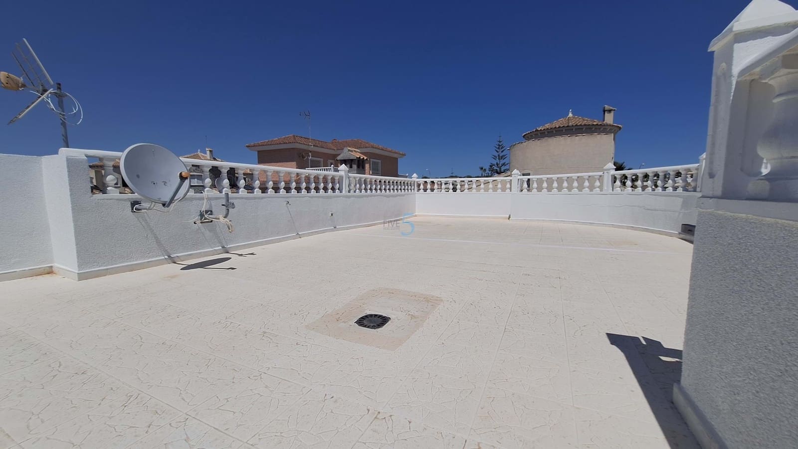 2 sovrum Villa till salu i Torrevieja med pool garage - 327 000 € (Ref: 9854531)