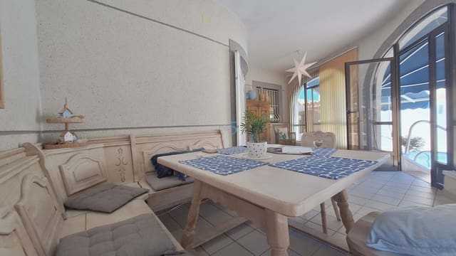 2 sovrum Villa till salu i Torrevieja med pool garage - 327 000 € (Ref: 9854531)