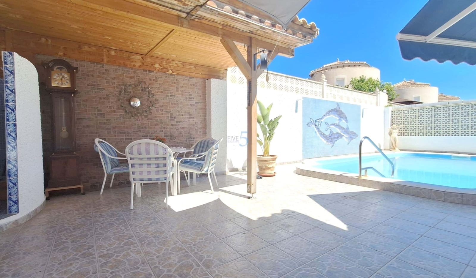 2 sovrum Villa till salu i Torrevieja med pool garage - 327 000 € (Ref: 9854531)