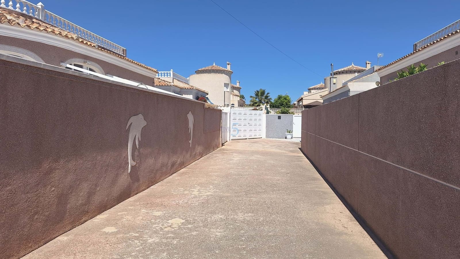 2 sovrum Villa till salu i Torrevieja med pool garage - 327 000 € (Ref: 9854531)