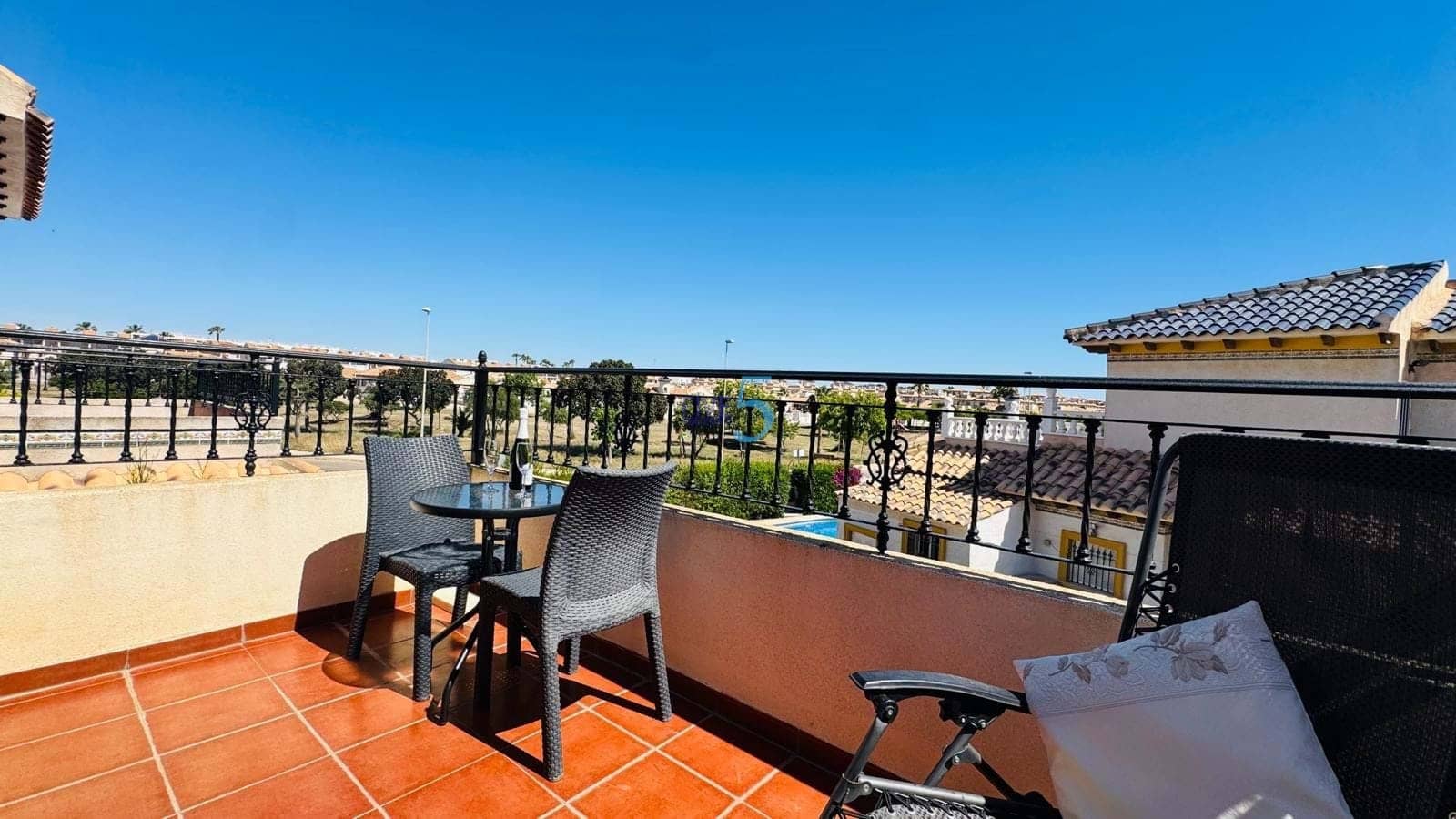 2 soveværelse Byhus til salg i Cabo Roig med swimmingpool garage - € 234.900 (Ref: 9854532)