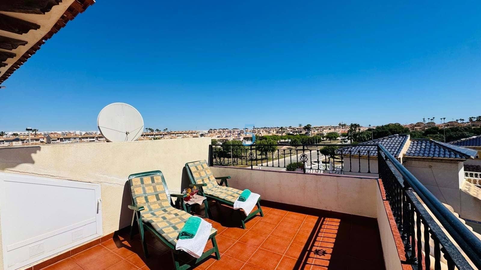 2 soveværelse Byhus til salg i Cabo Roig med swimmingpool garage - € 234.900 (Ref: 9854532)