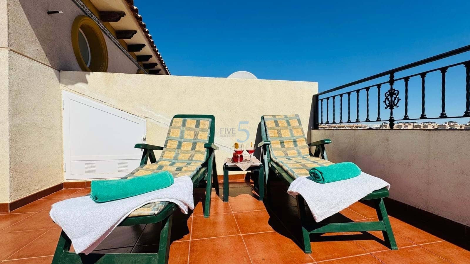 2 soveværelse Byhus til salg i Cabo Roig med swimmingpool garage - € 234.900 (Ref: 9854532)