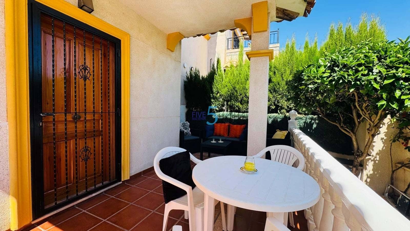 2 soveværelse Byhus til salg i Cabo Roig med swimmingpool garage - € 234.900 (Ref: 9854532)