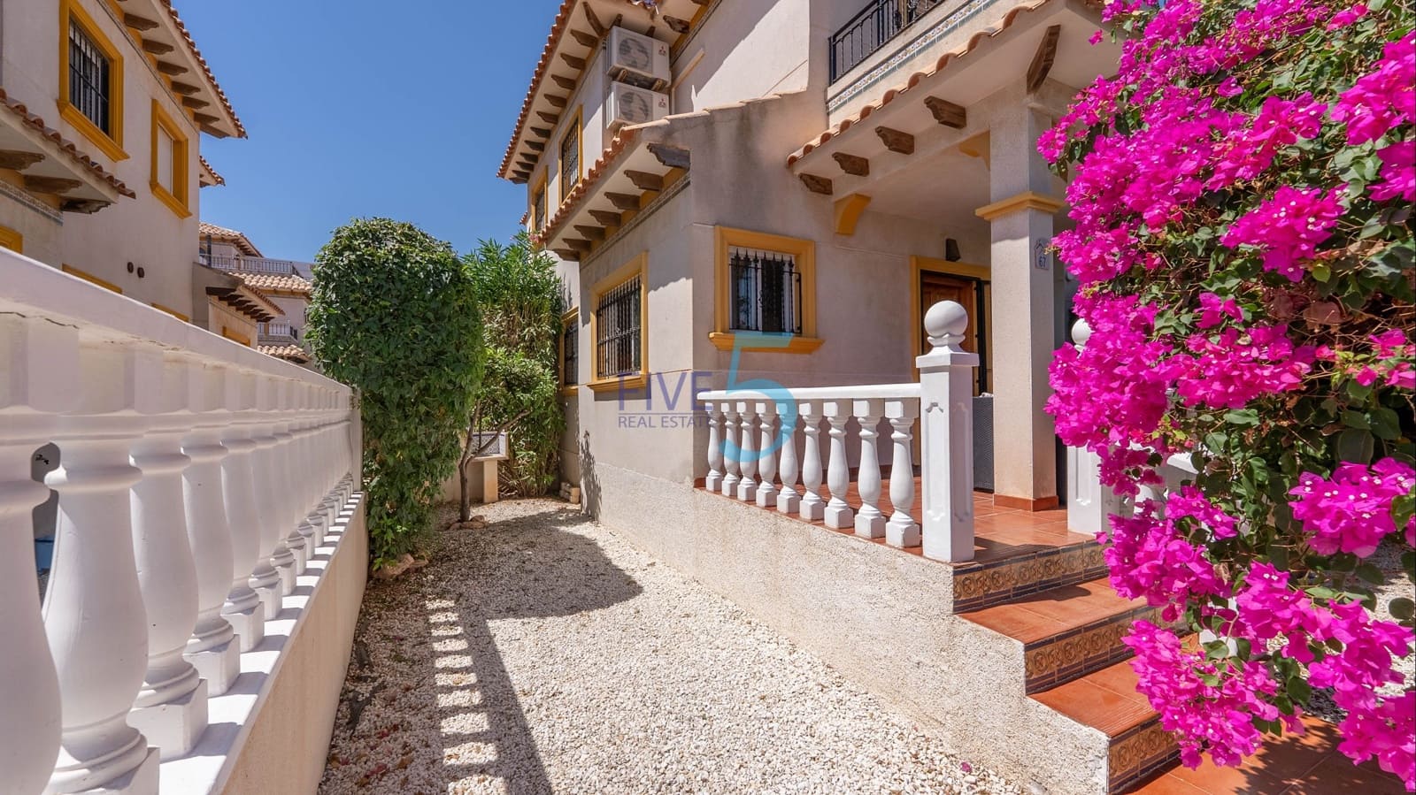 2 sypialnia Dom na sprzedaż w Cabo Roig z basenem garażem - 234 900 € (Ref: 9854532)