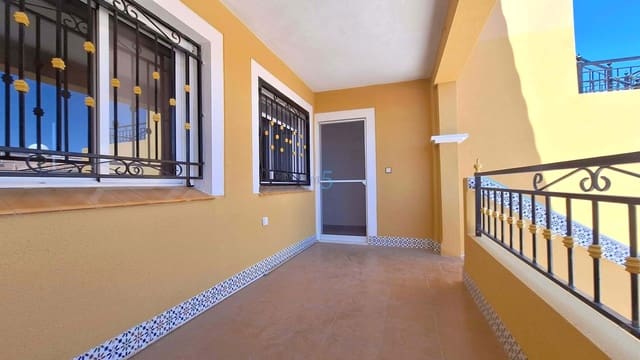 2 soverom Leilighet til salgs i Los Montesinos med svømmebasseng garasje - € 125 000 (Ref: 9856056)