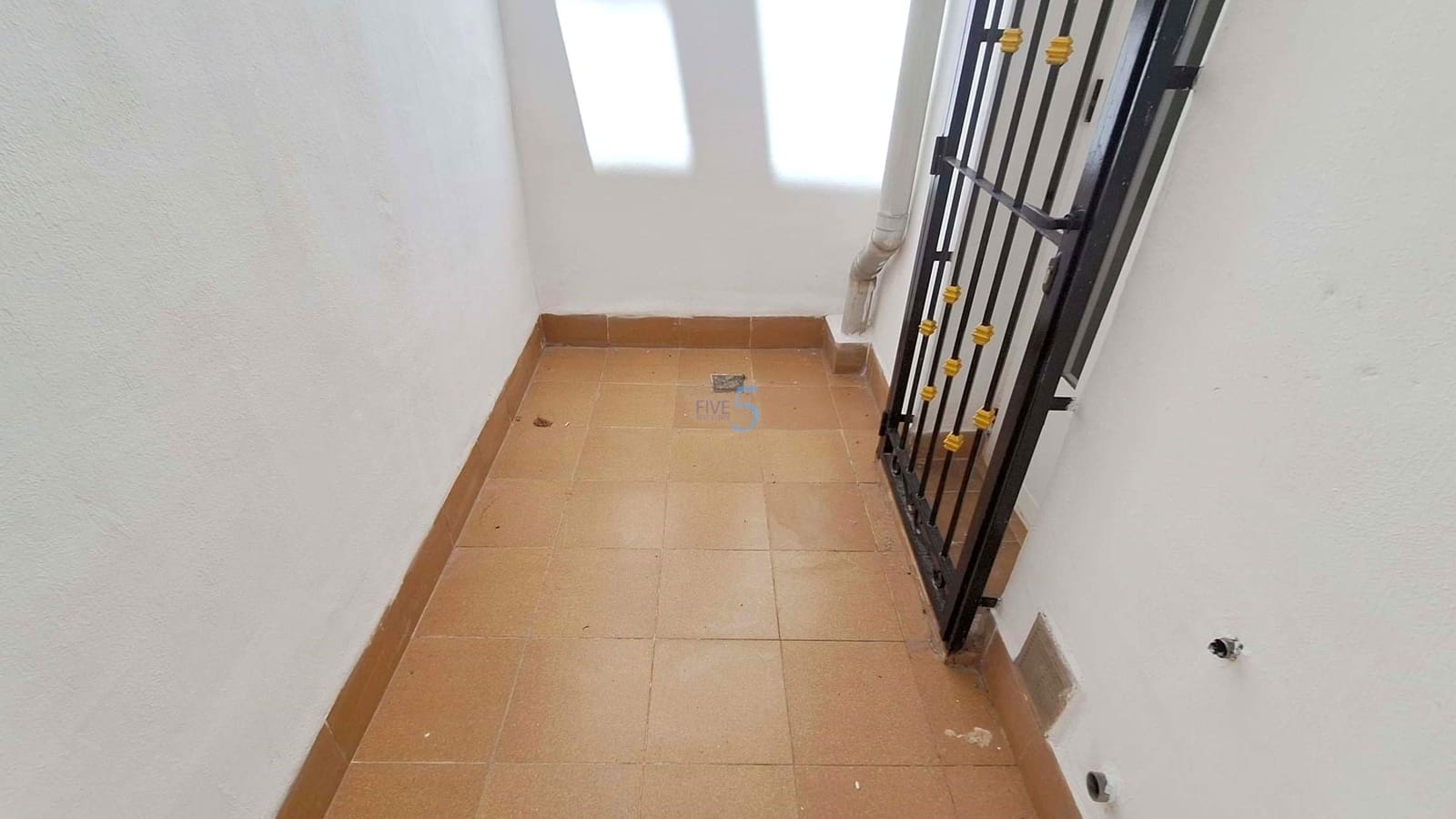 2 bedroom Apartment for sale in Los Montesinos with pool garage - € 125,000 (Ref: 9856056)