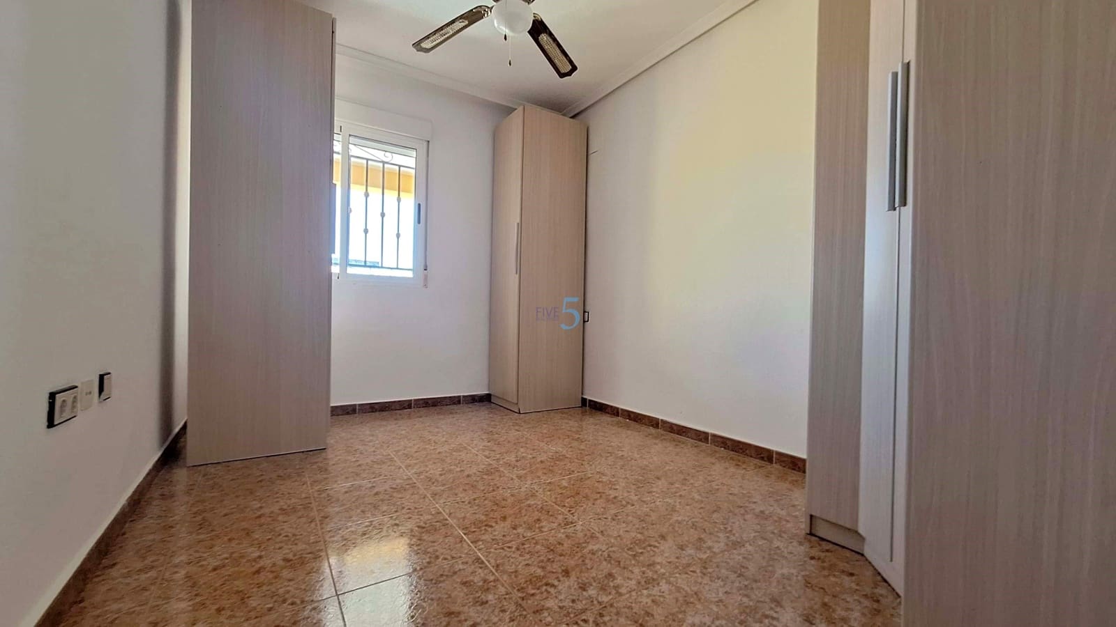 2 bedroom Apartment for sale in Los Montesinos with pool garage - € 125,000 (Ref: 9856056)
