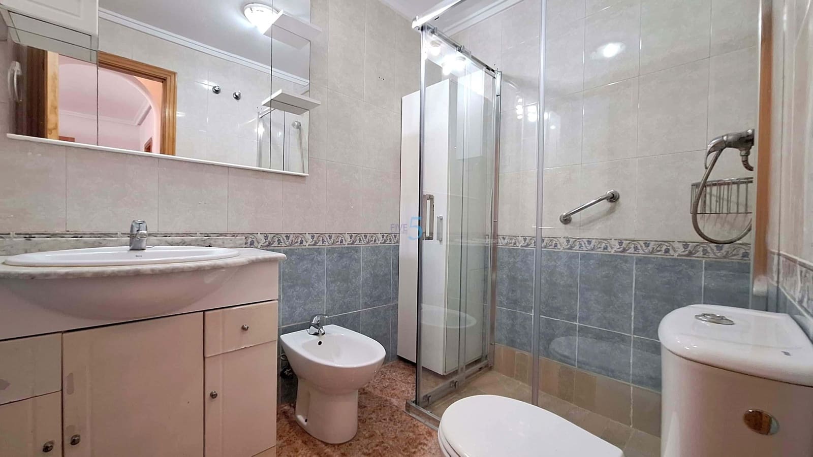 2 bedroom Apartment for sale in Los Montesinos with pool garage - € 125,000 (Ref: 9856056)