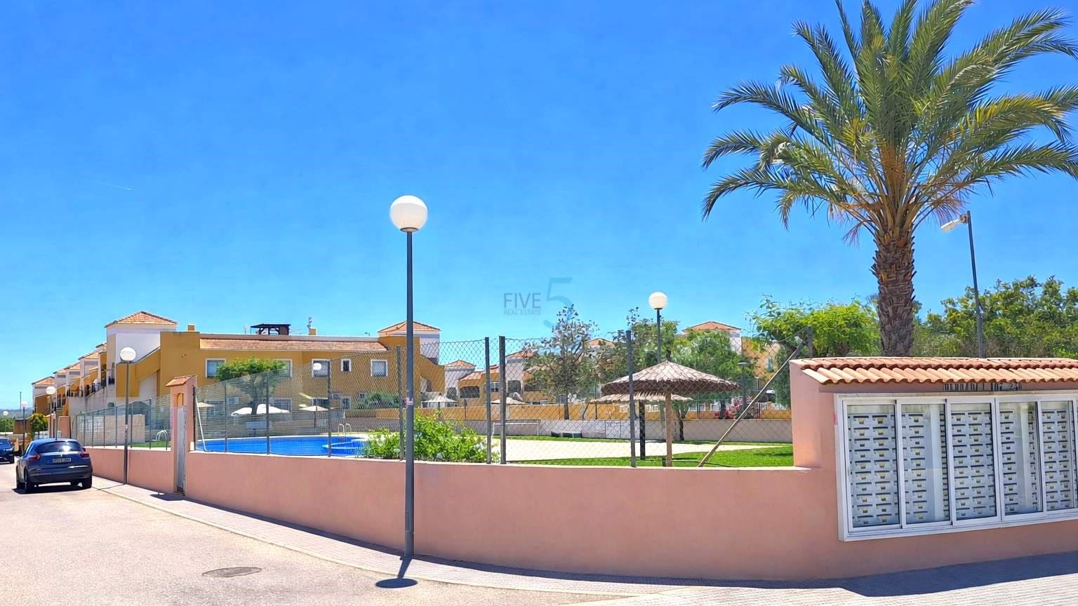 2 bedroom Apartment for sale in Los Montesinos with pool garage - € 125,000 (Ref: 9856056)