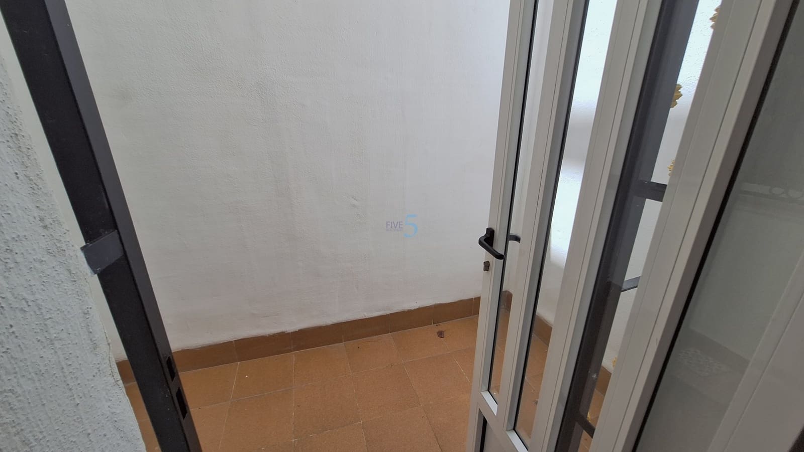 2 bedroom Apartment for sale in Los Montesinos with pool garage - € 125,000 (Ref: 9856056)