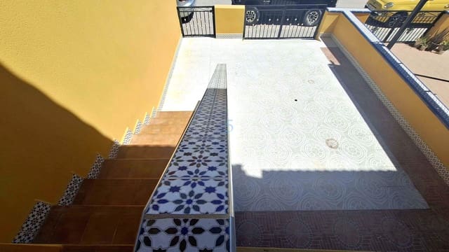 2 soverom Leilighet til salgs i Los Montesinos med svømmebasseng garasje - € 125 000 (Ref: 9856056)