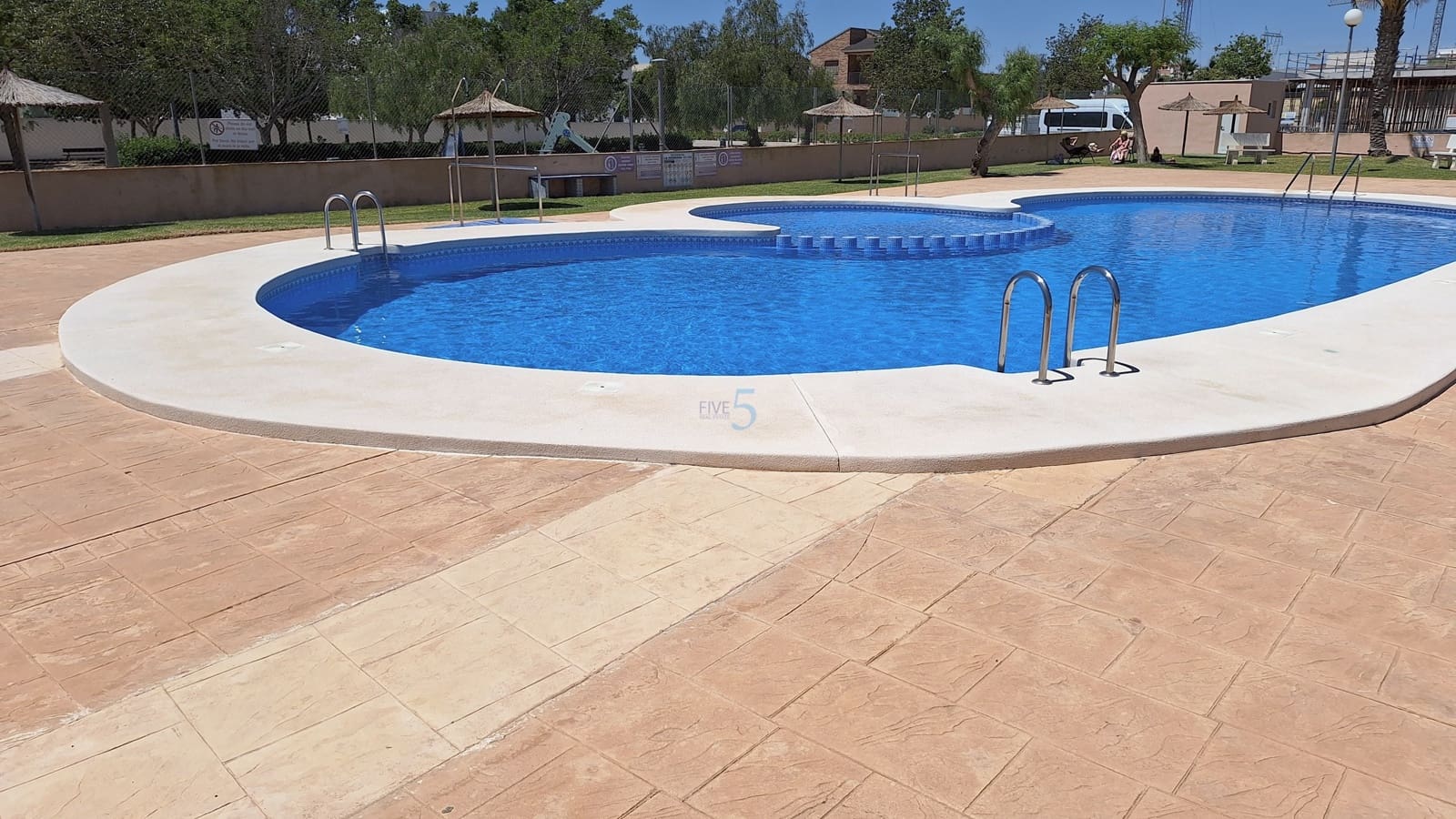 2 bedroom Apartment for sale in Los Montesinos with pool garage - € 125,000 (Ref: 9856056)