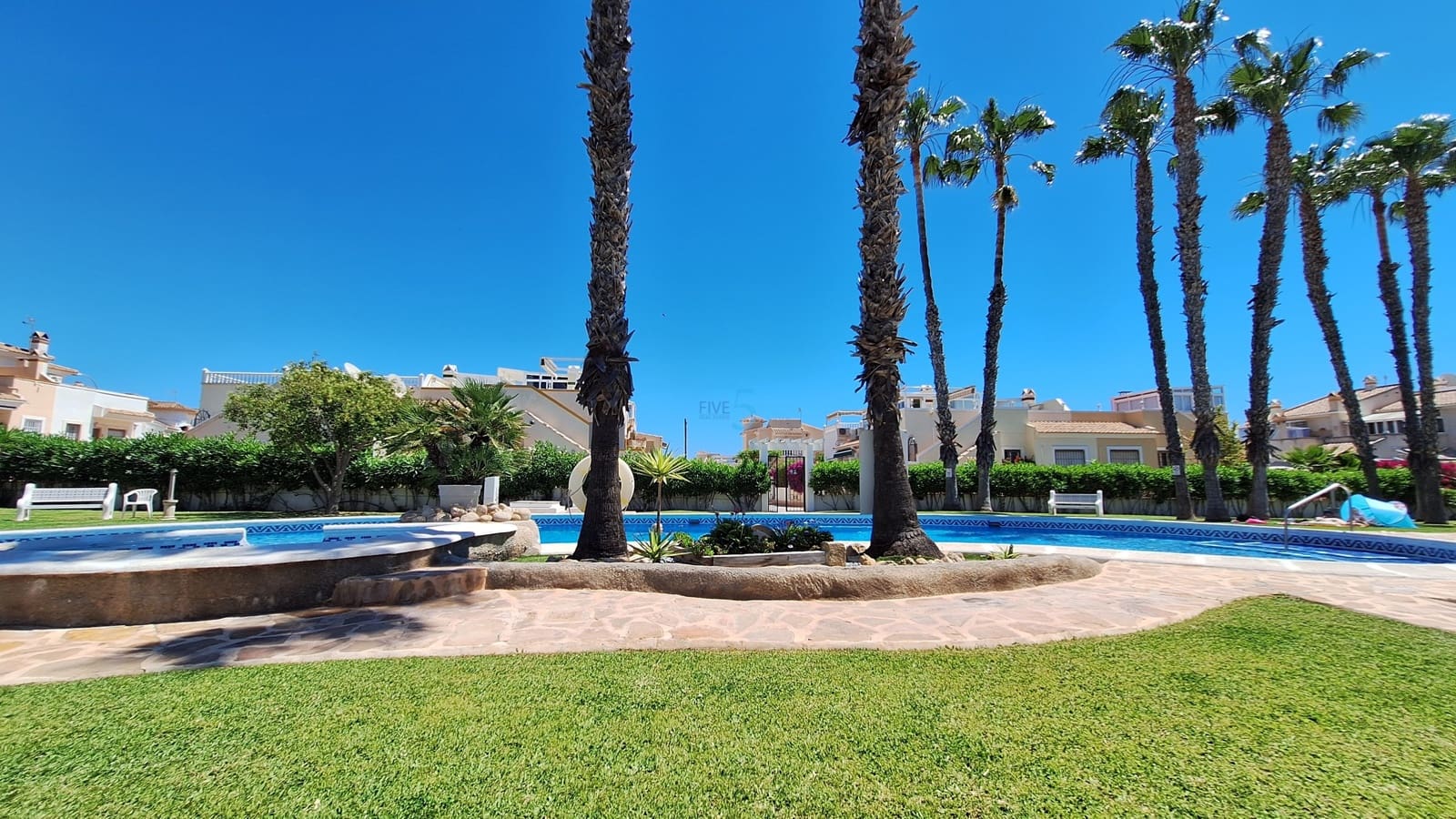 3 sypialnia Dom blizniak na sprzedaż w Playa Flamenca z basenem garażem - 257 000 € (Ref: 9858724)