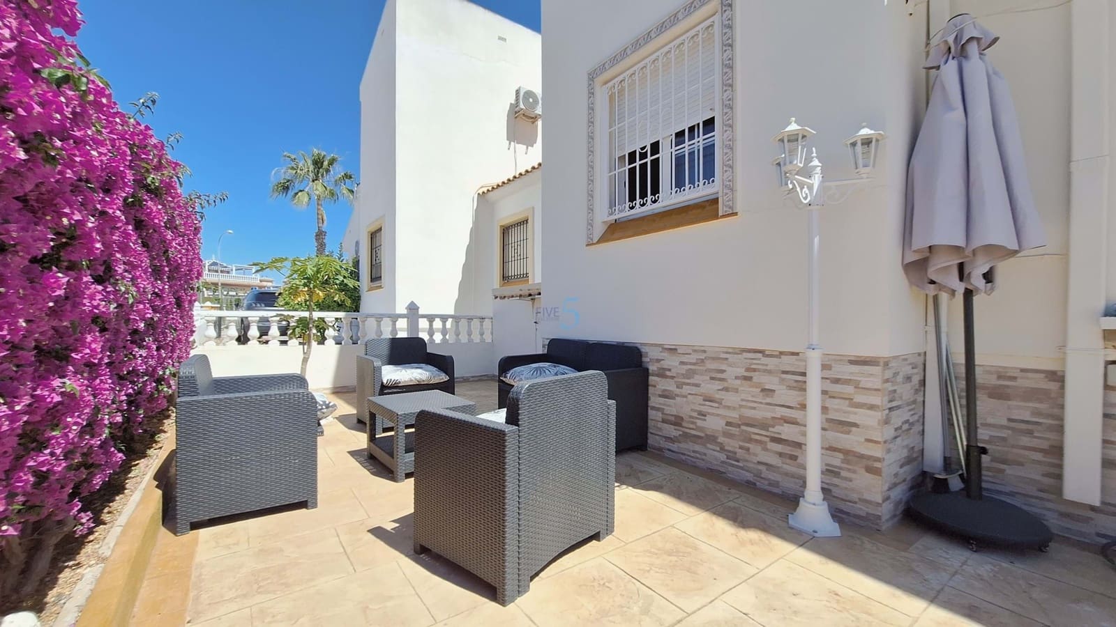3 sypialnia Dom blizniak na sprzedaż w Playa Flamenca z basenem garażem - 257 000 € (Ref: 9858724)