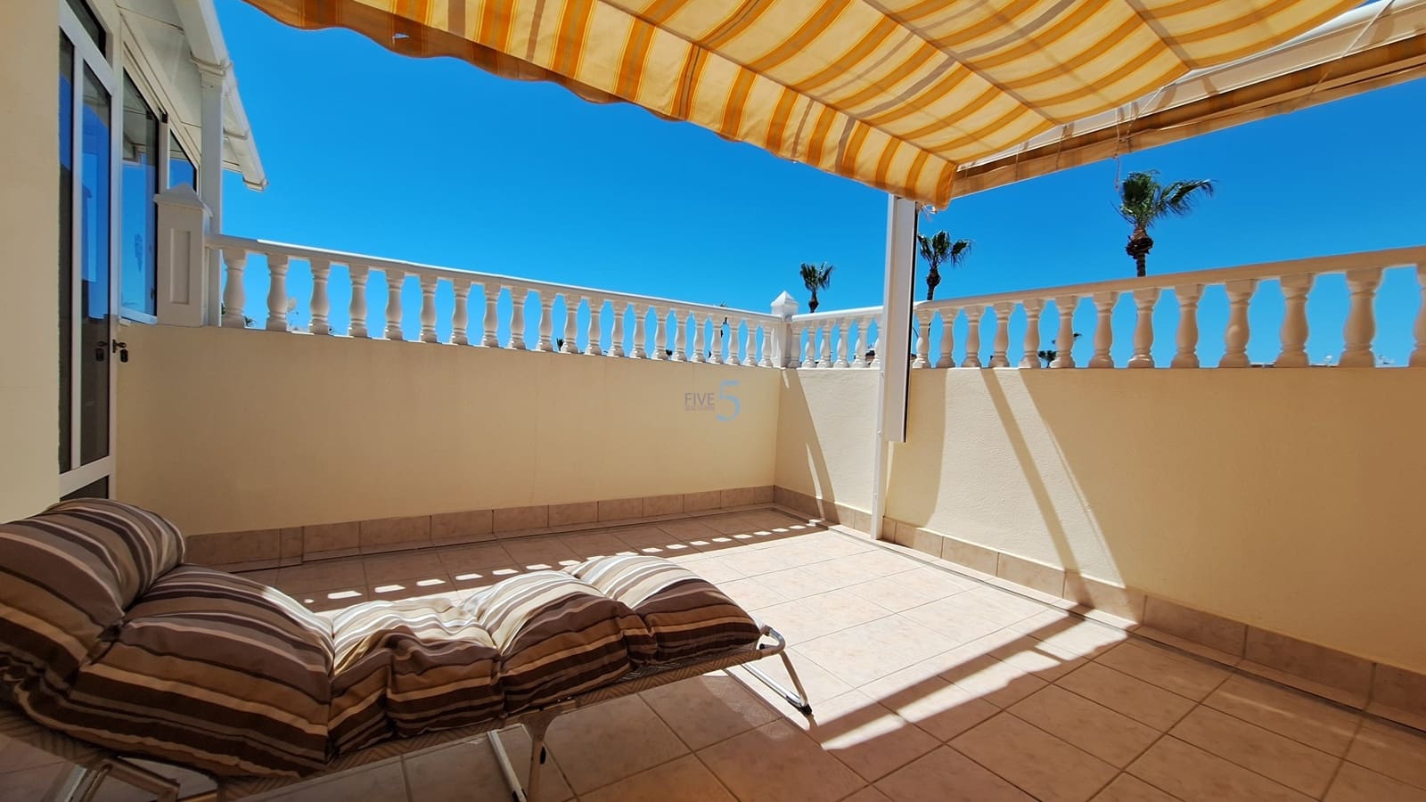 3 sypialnia Dom blizniak na sprzedaż w Playa Flamenca z basenem garażem - 257 000 € (Ref: 9858724)