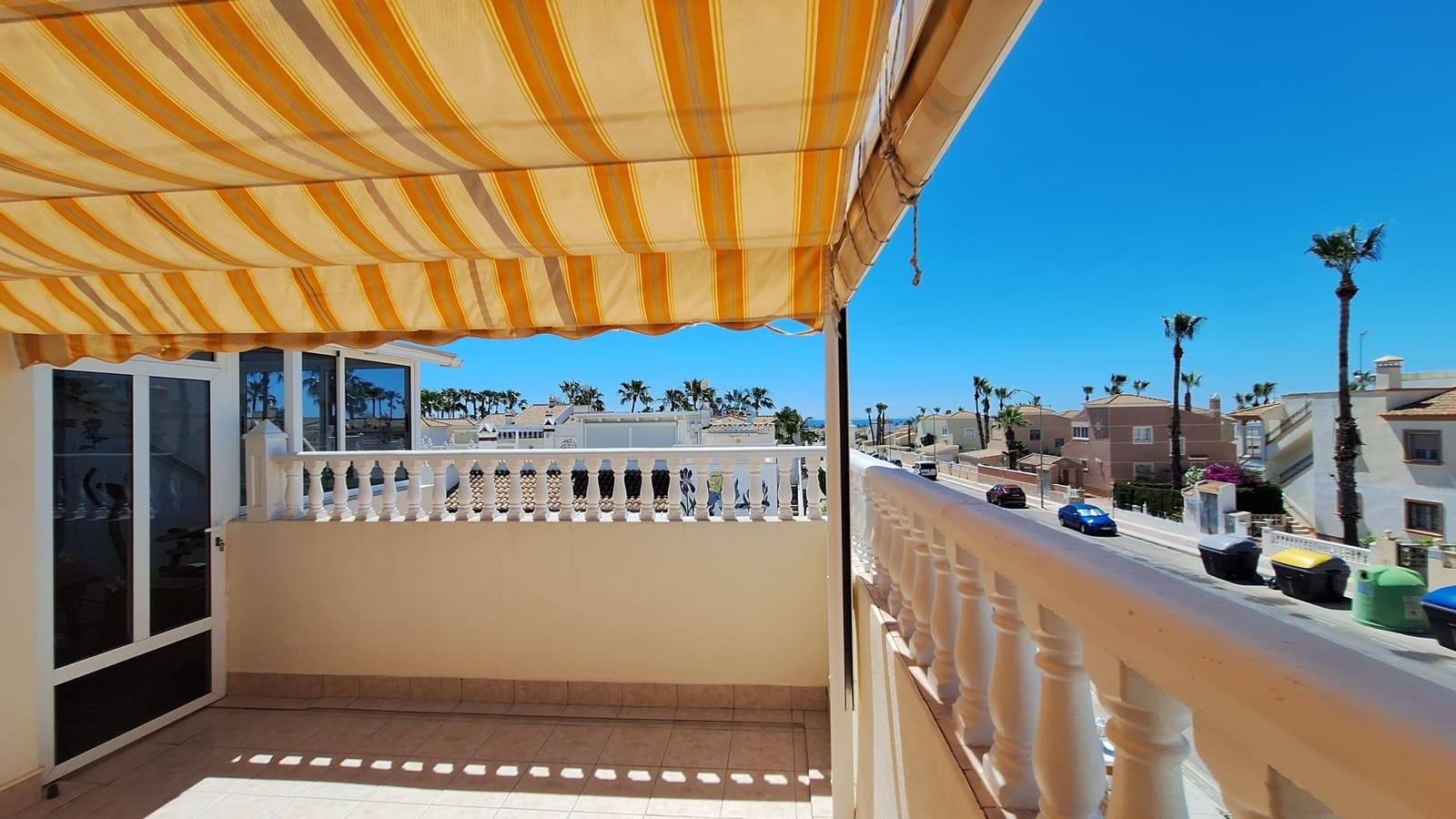 3 sypialnia Dom blizniak na sprzedaż w Playa Flamenca z basenem garażem - 257 000 € (Ref: 9858724)