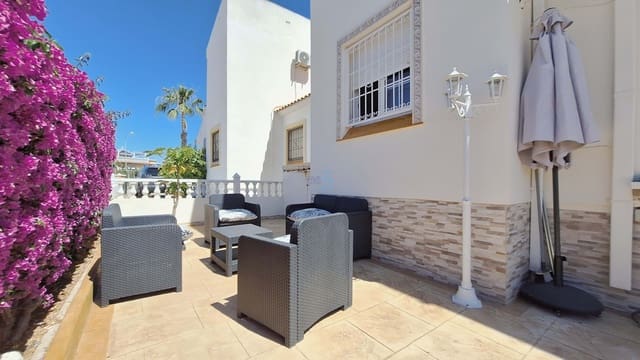 3 sypialnia Dom blizniak na sprzedaż w Playa Flamenca, Orihuela z basenem garażem - 257 000 € (Ref: 9858724)