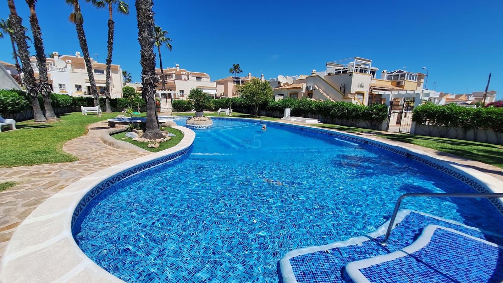 3 sypialnia Dom blizniak na sprzedaż w Playa Flamenca z basenem garażem - 257 000 € (Ref: 9858724)