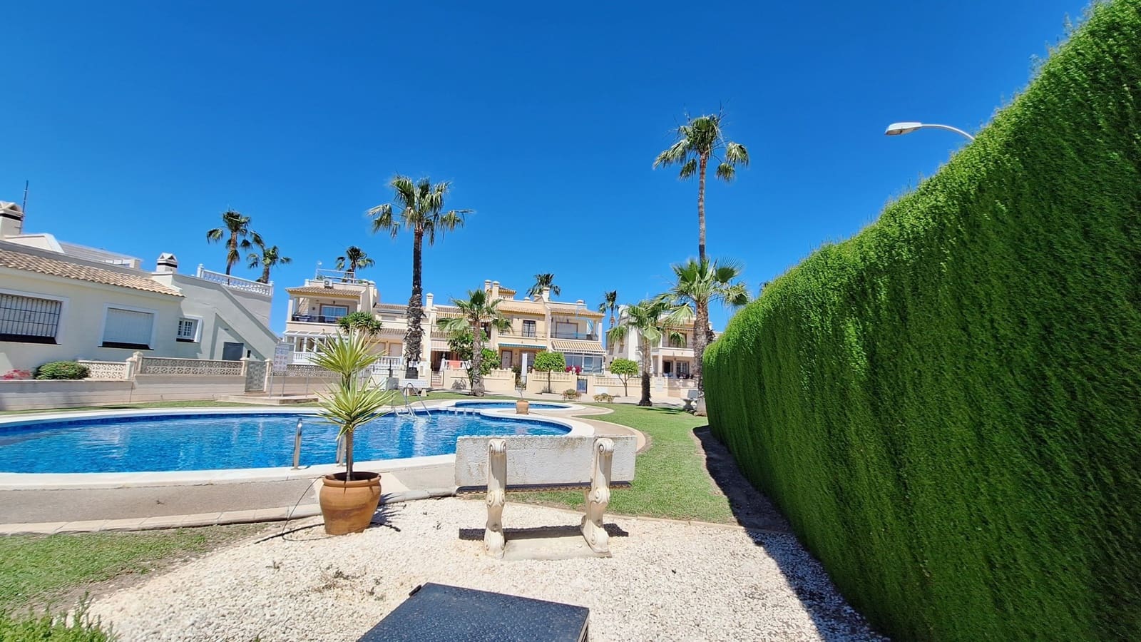 3 sypialnia Dom blizniak na sprzedaż w Playa Flamenca z basenem garażem - 257 000 € (Ref: 9858724)