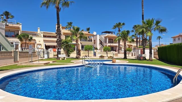 3 sypialnia Dom blizniak na sprzedaż w Playa Flamenca, Orihuela z basenem garażem - 257 000 € (Ref: 9858724)
