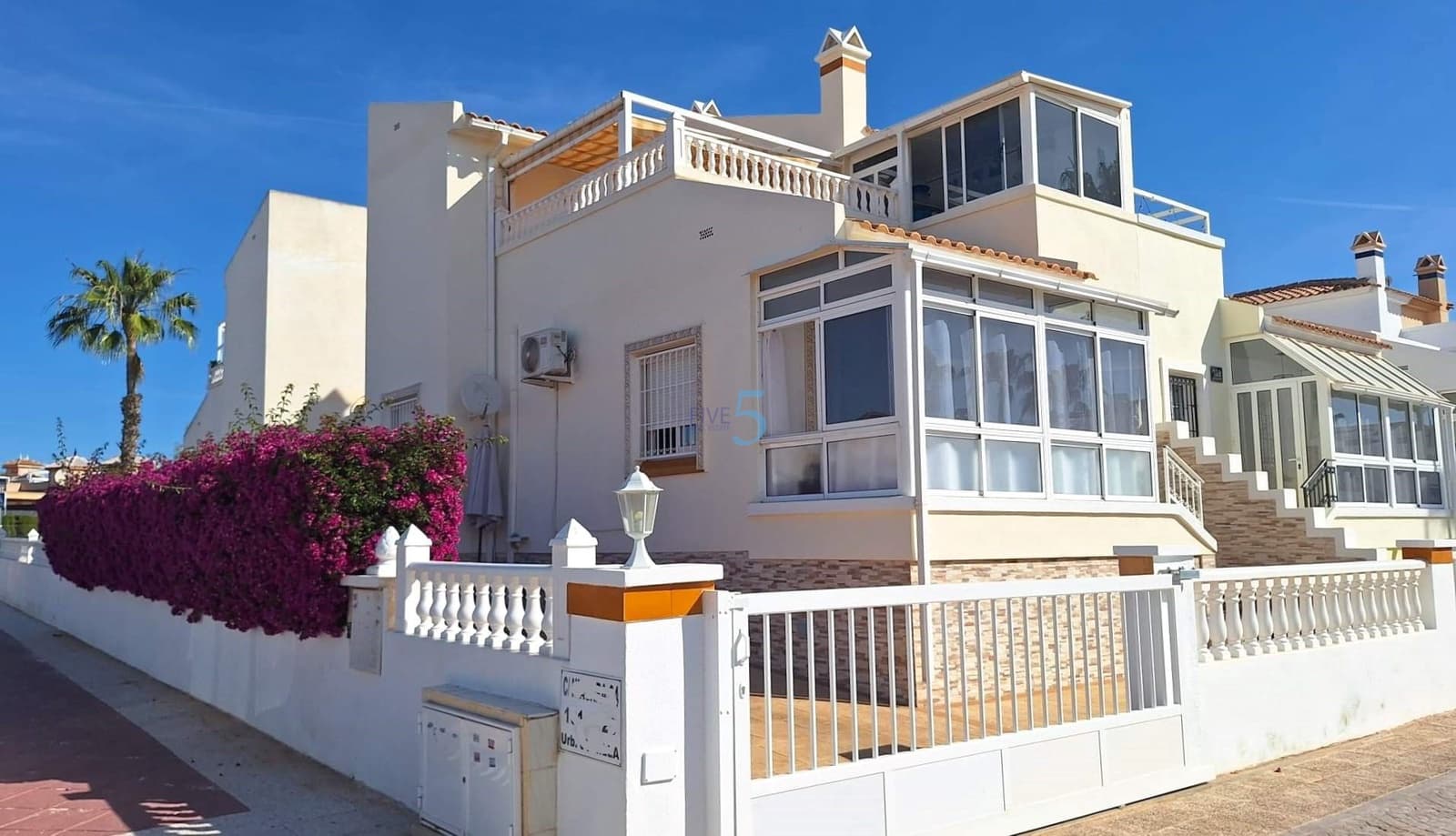 3 bedroom Semi-detached Villa for sale in Playa Flamenca with pool garage - € 259,995 (Ref: 9858724)