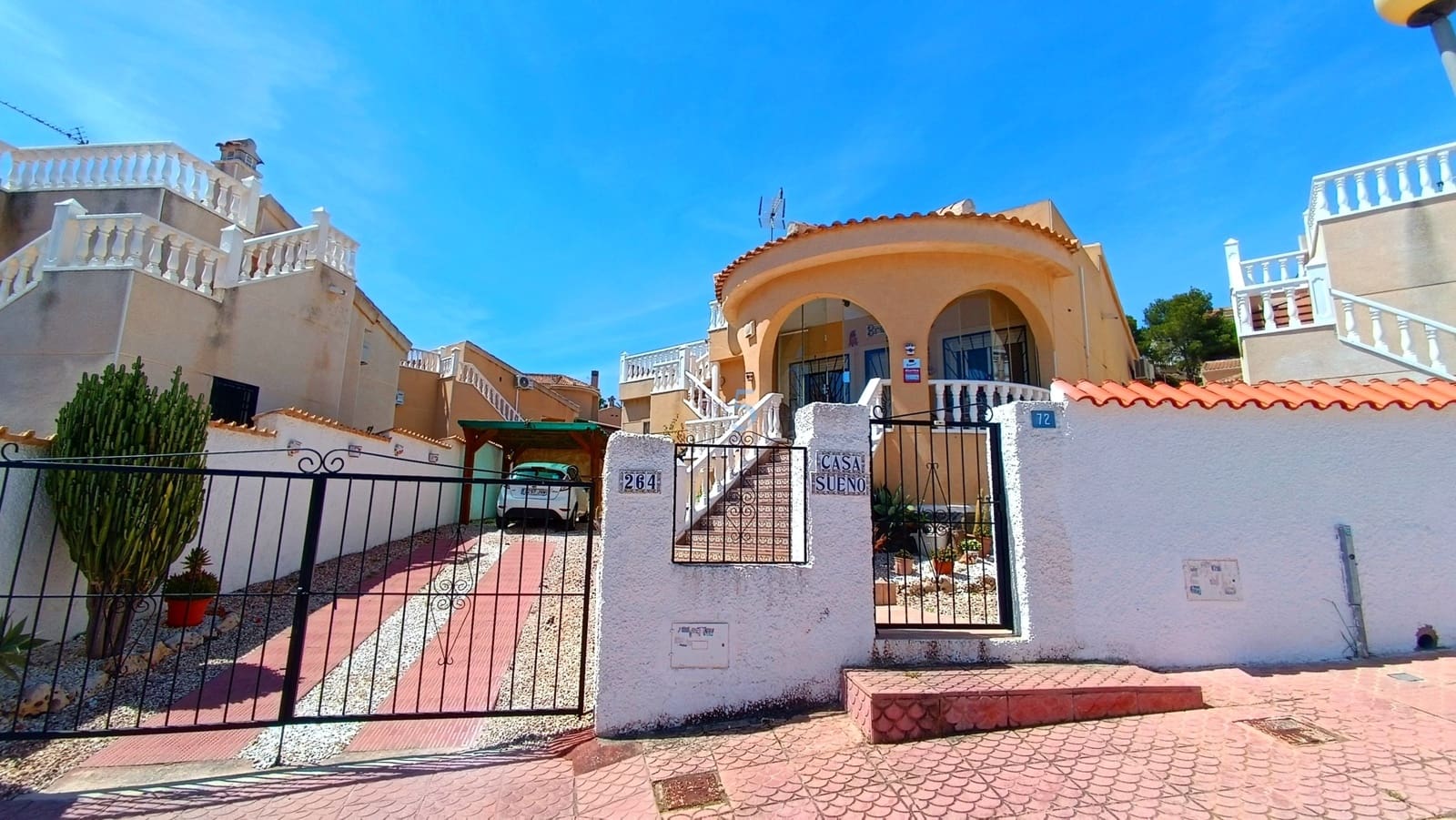 3 Zimmer Villa zu verkaufen in Ciudad Quesada mit Pool - 249.995 € (Ref: 9863862)