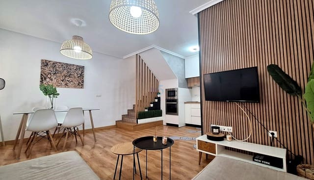 3 sypialnia Dom na sprzedaż w Playa Flamenca, Orihuela z basenem garażem - 285 000 € (Ref: 9863863)