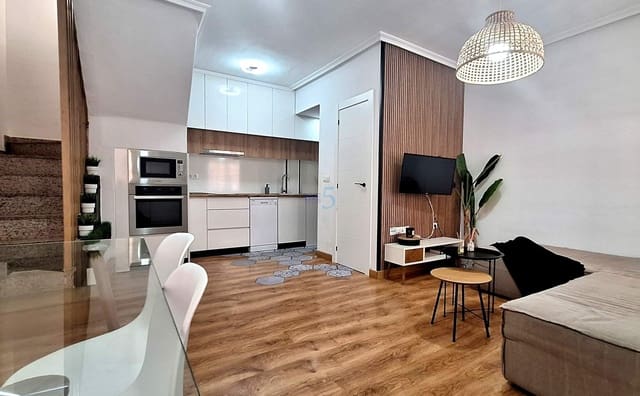 3 sypialnia Dom na sprzedaż w Playa Flamenca, Orihuela z basenem garażem - 285 000 € (Ref: 9863863)