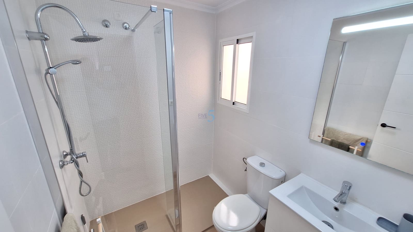 3 sypialnia Dom na sprzedaż w Playa Flamenca z basenem garażem - 285 000 € (Ref: 9863863)