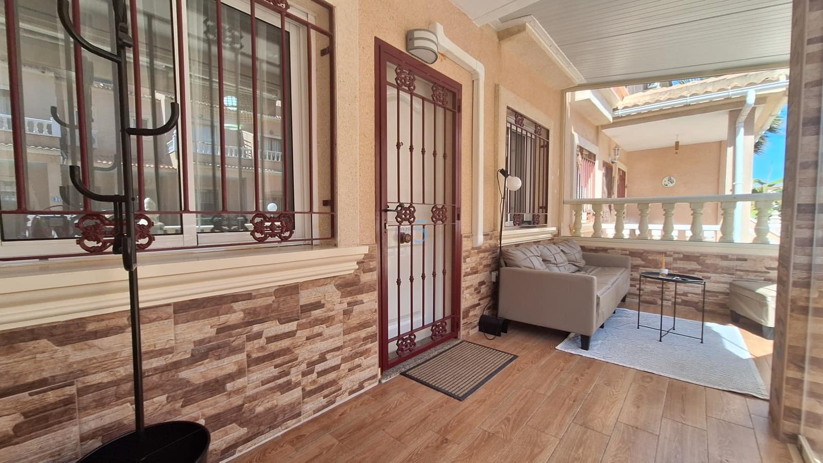 3 sypialnia Dom na sprzedaż w Playa Flamenca z basenem garażem - 285 000 € (Ref: 9863863)