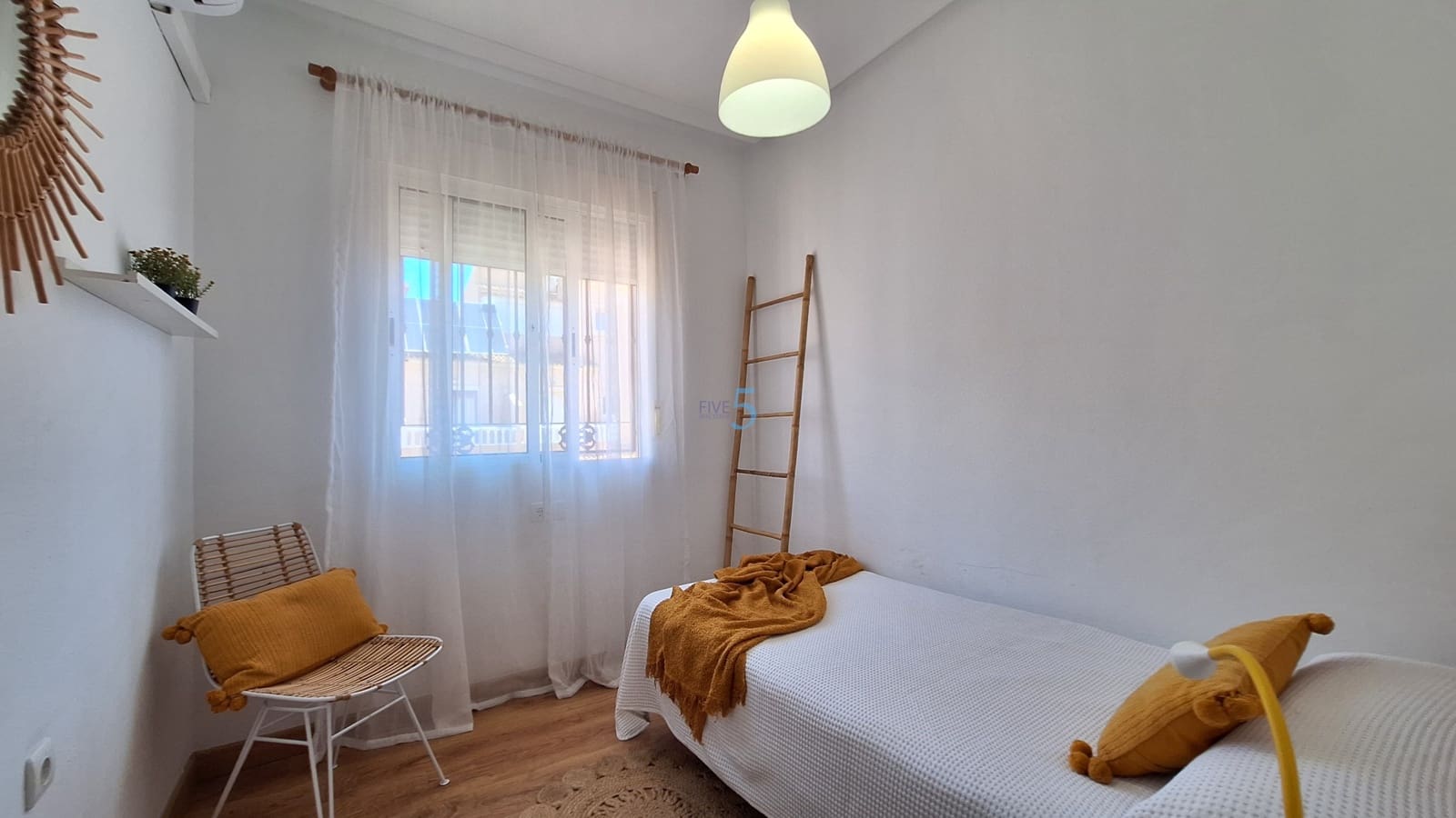 3 sypialnia Dom na sprzedaż w Playa Flamenca z basenem garażem - 285 000 € (Ref: 9863863)