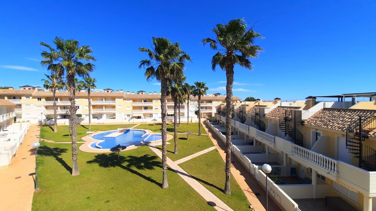 2 sypialnia Apartament na sprzedaż w Orihuela Costa z basenem garażem - 219 000 € (Ref: 9867894)