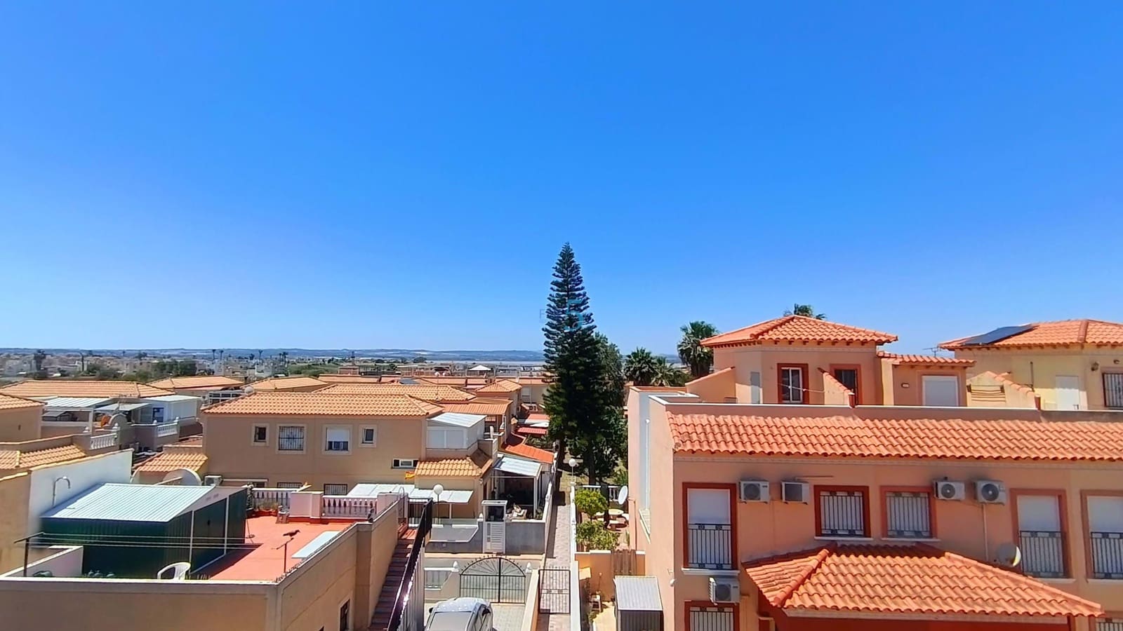 2 bedroom Townhouse for sale in Torrevieja with pool garage - € 159,995 (Ref: 9867896)