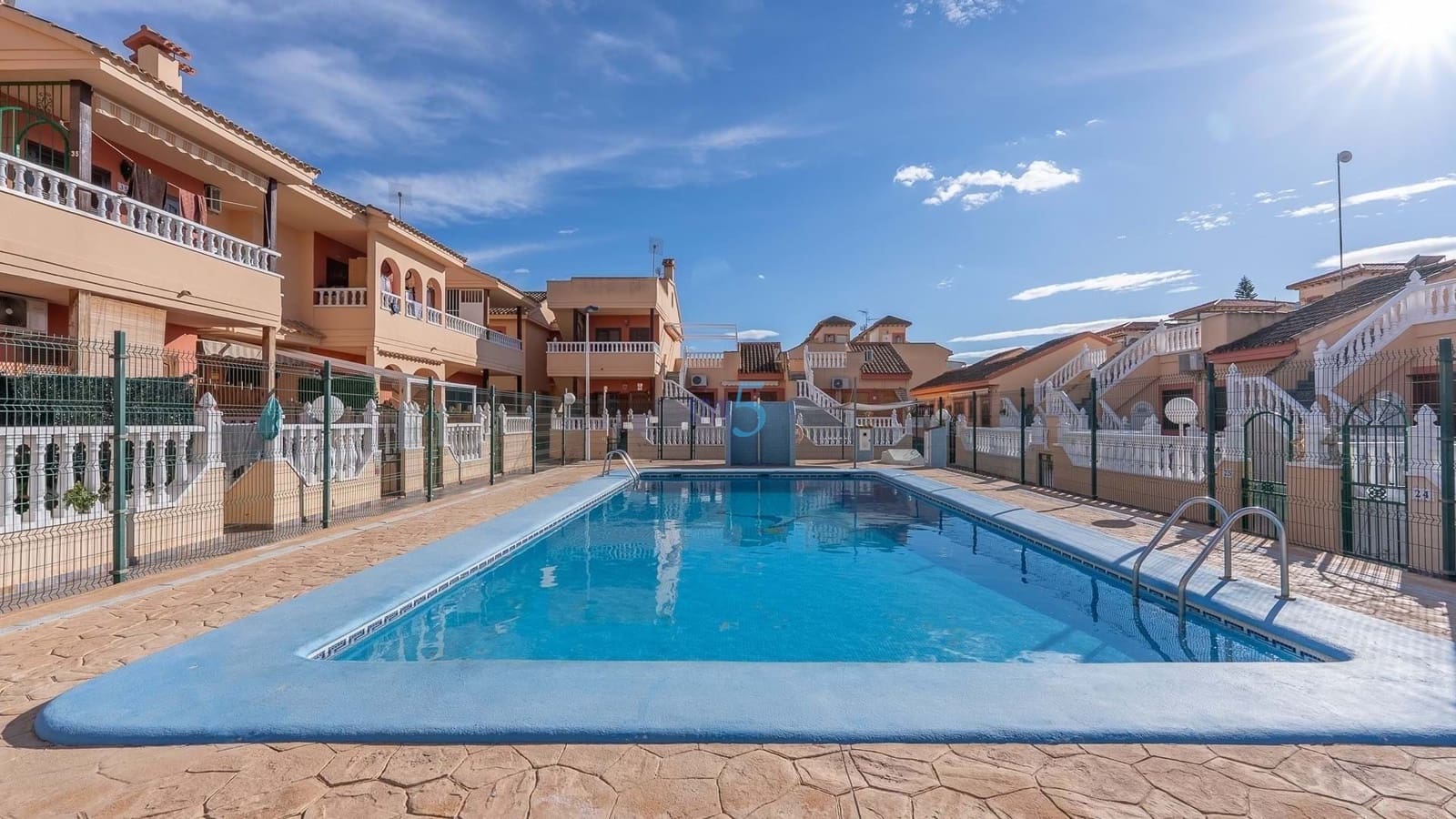 2 bedroom Townhouse for sale in Torrevieja with pool garage - € 159,995 (Ref: 9867896)